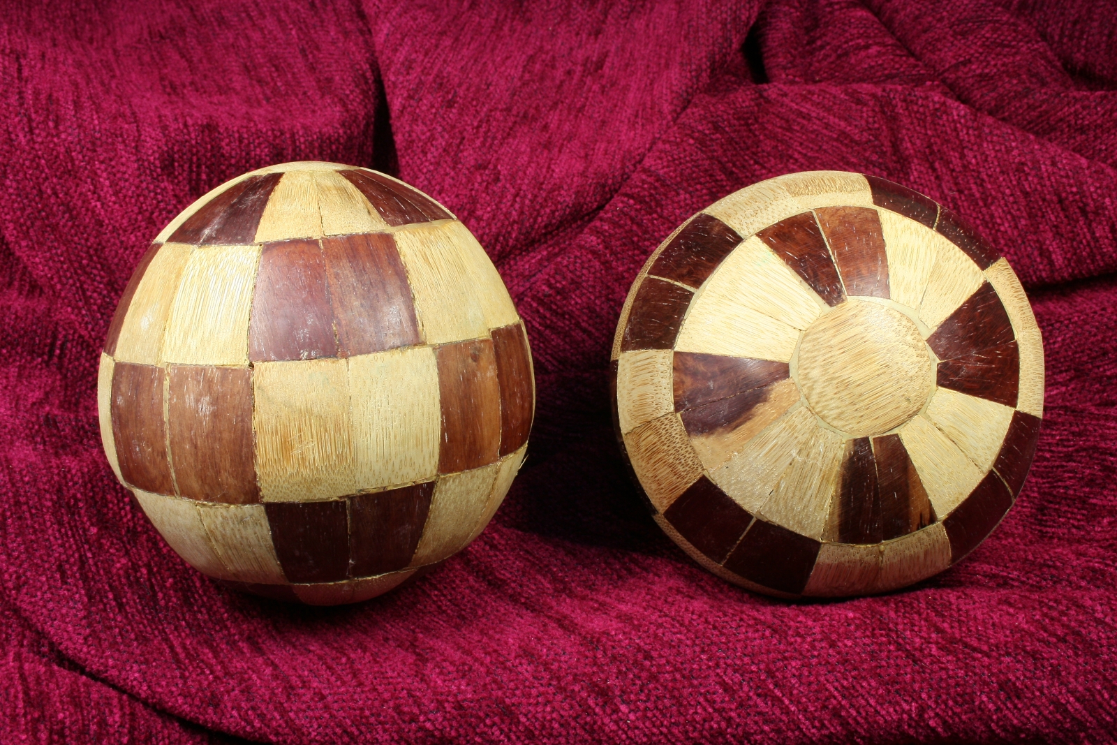 Antiques - MARQUETRY COUPLE BALLS. WOOD.