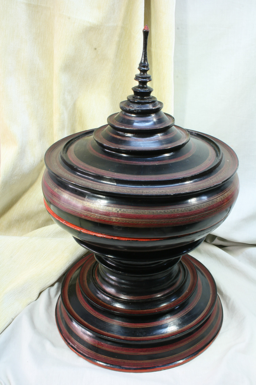 Antiques - MYANMAR PAGODA PAGODA BOX. S.XX (T)
