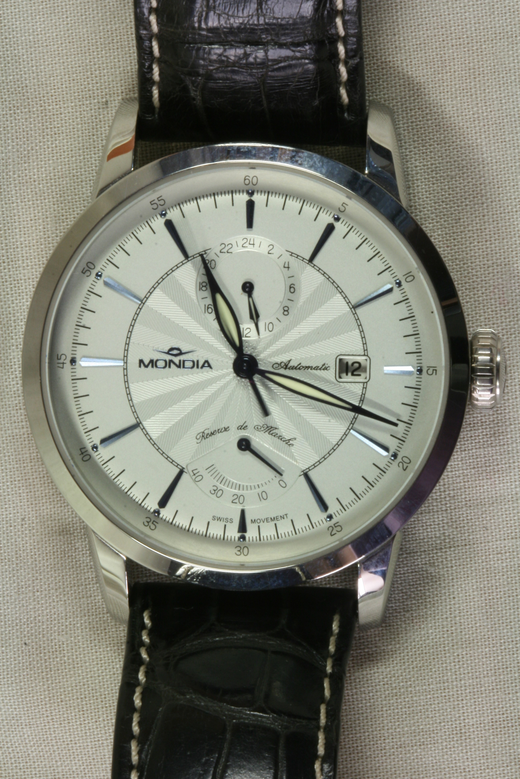 Antiques - MONDIA AUTOMATIC BRACELET WATCH