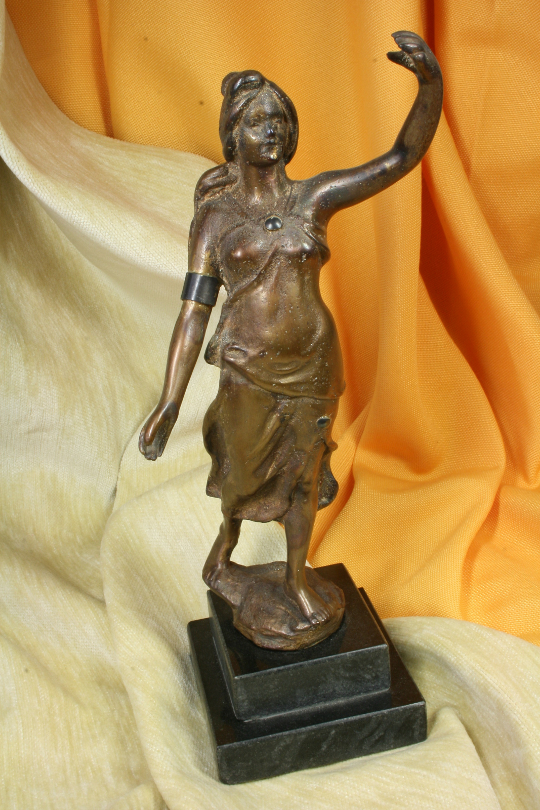 Antiques - TRIUNFO SKETCH WOMAN TO THE AIR. SCULPTURE. S.XX