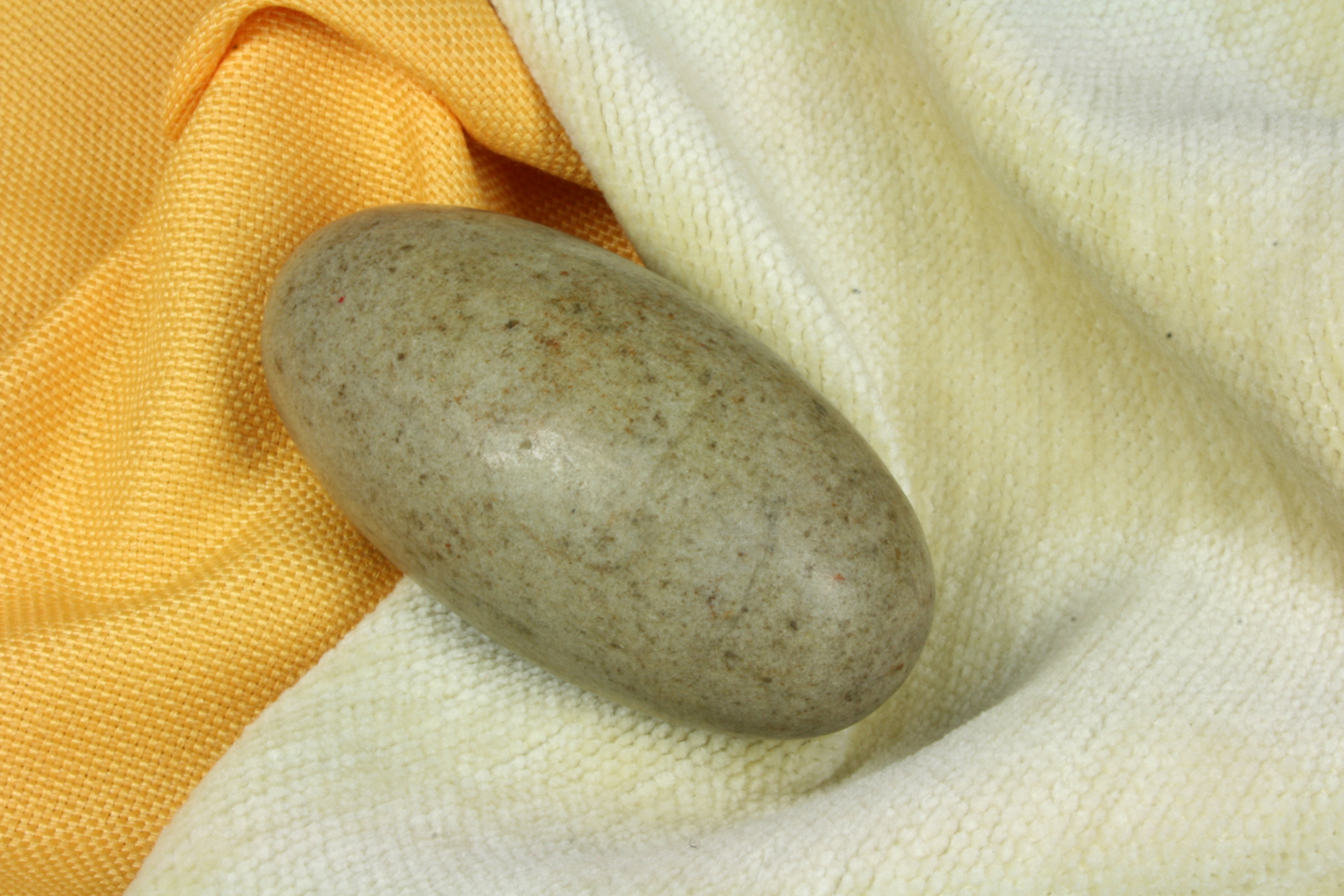 Antiques - SMALL STONE OVAL LINGAM OF THE GANGES. HIMALAYAS. (T)