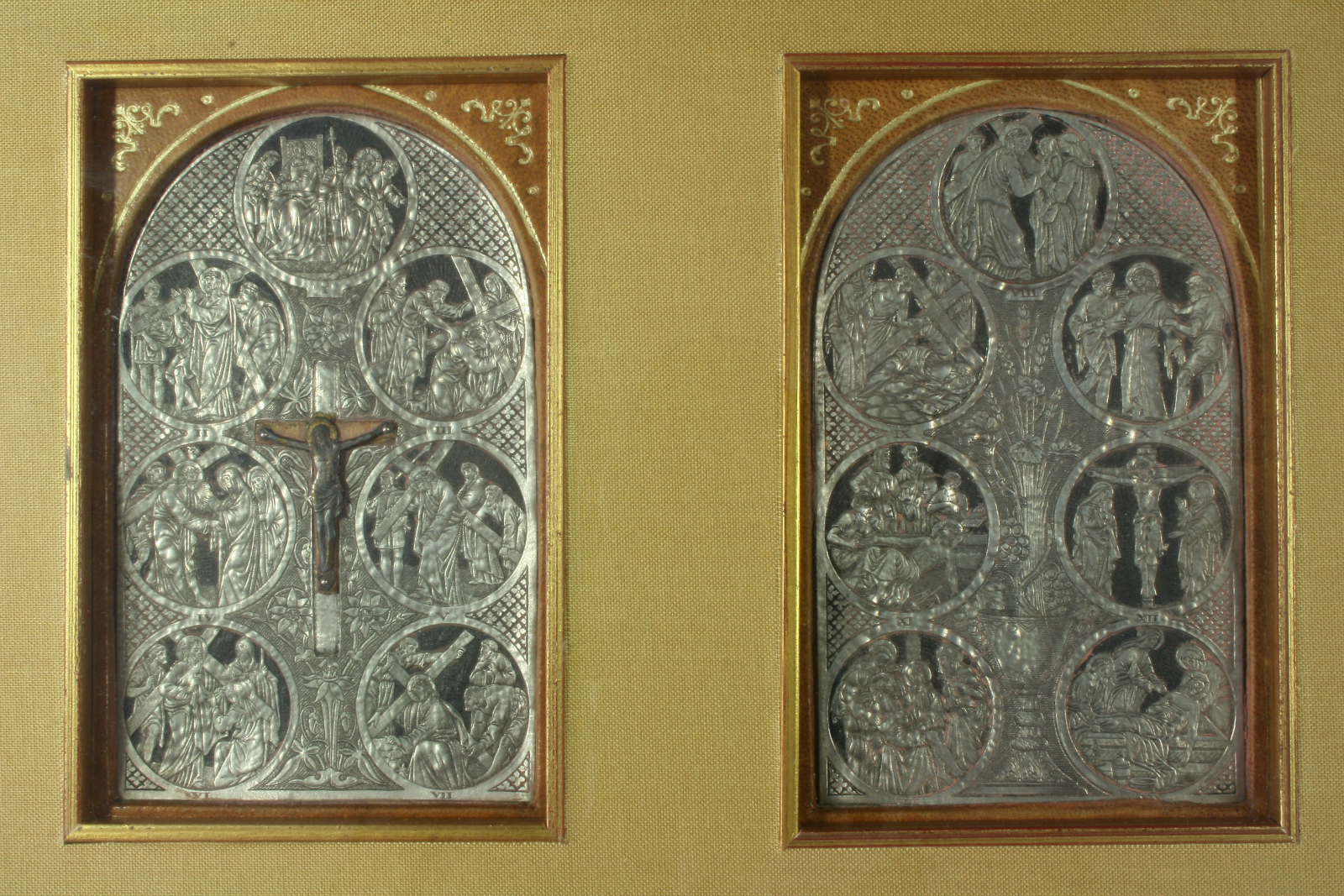 Antiques - WAY OF THE CROSS PORTABLE. FRAMED
