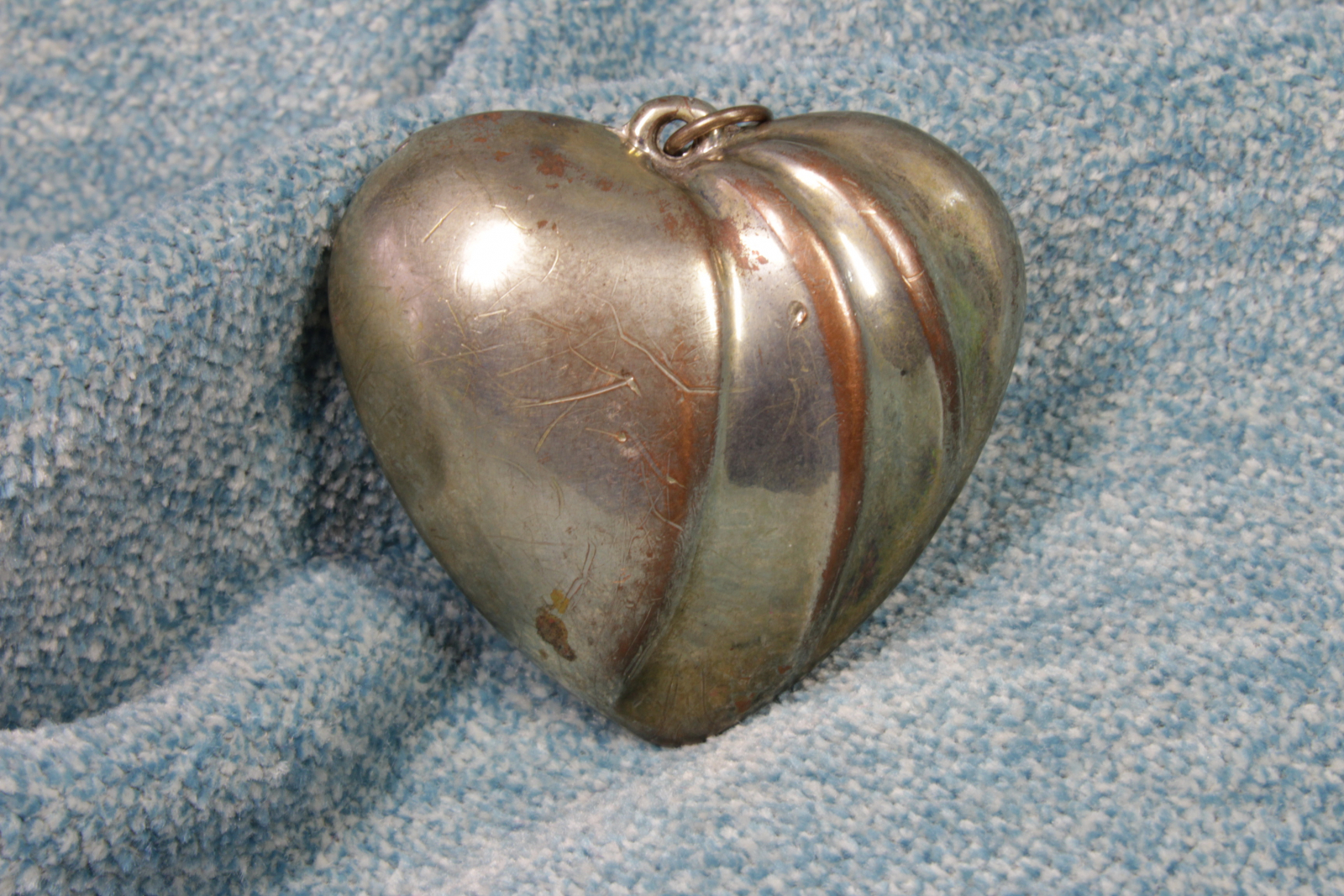 Antiques - HEART PENDANT. ART DECO. S.XX