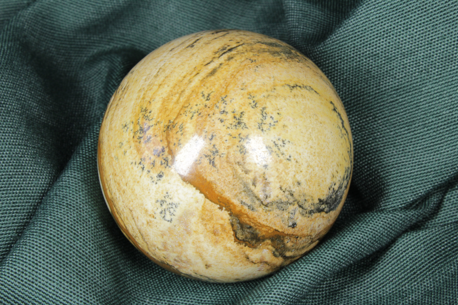 Antiques - BALL WHITE AND BROWN STONE. LITTLE (T)