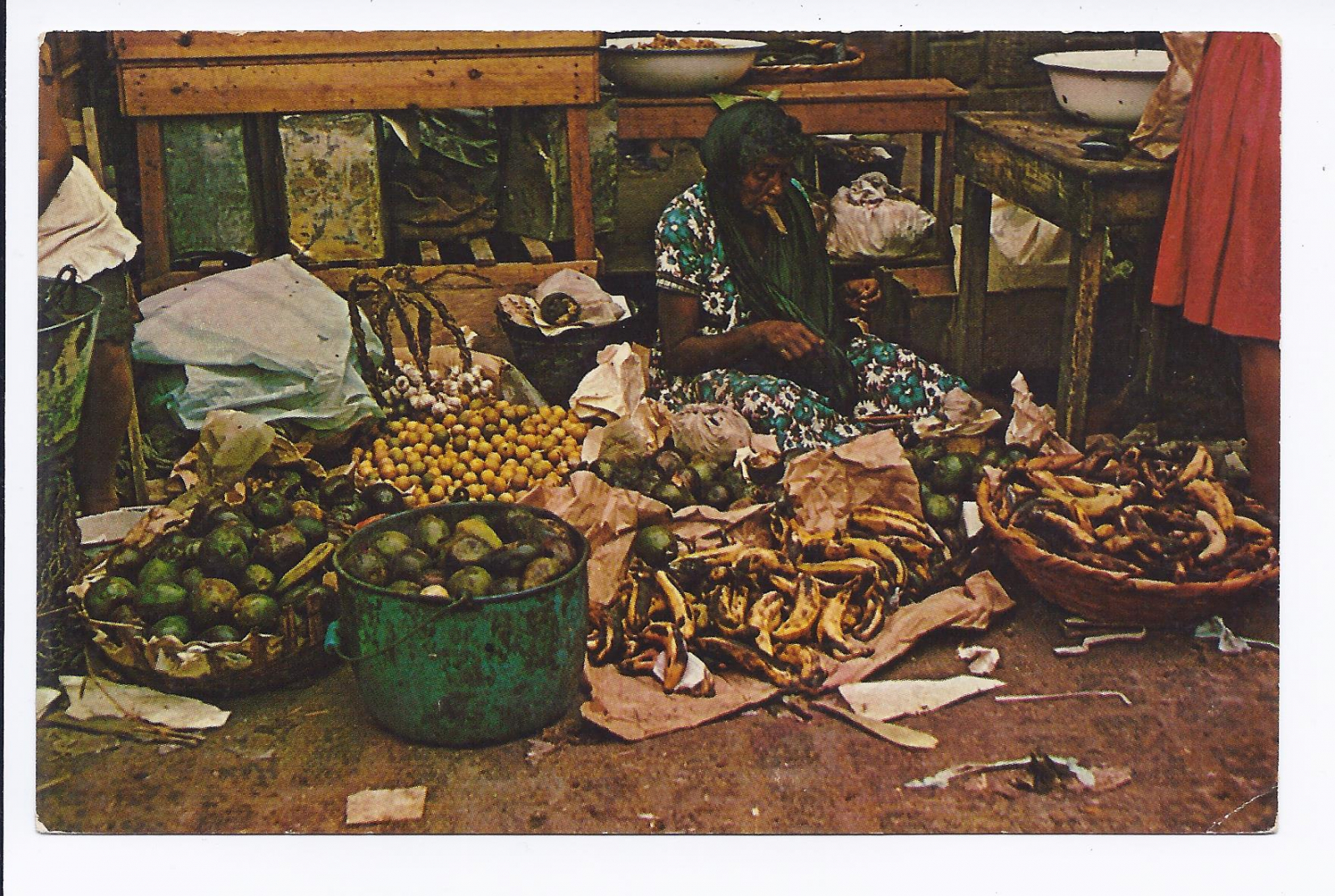 Antiguedades -  POSTAL MUJER INDIA FUMÁNDOSE UN PURO. COMAYAGÜELA. HONDURAS. C.A.