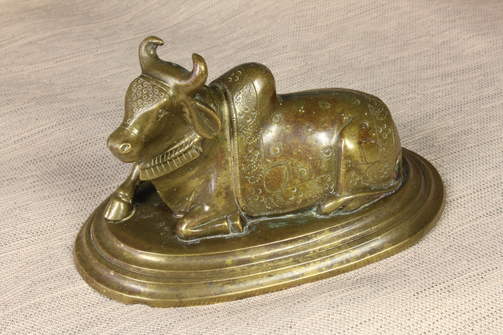 Antiques - SCULPTURE NANDI. BRONZE SEATED ZEBU. BULL. S.XIX. (T)