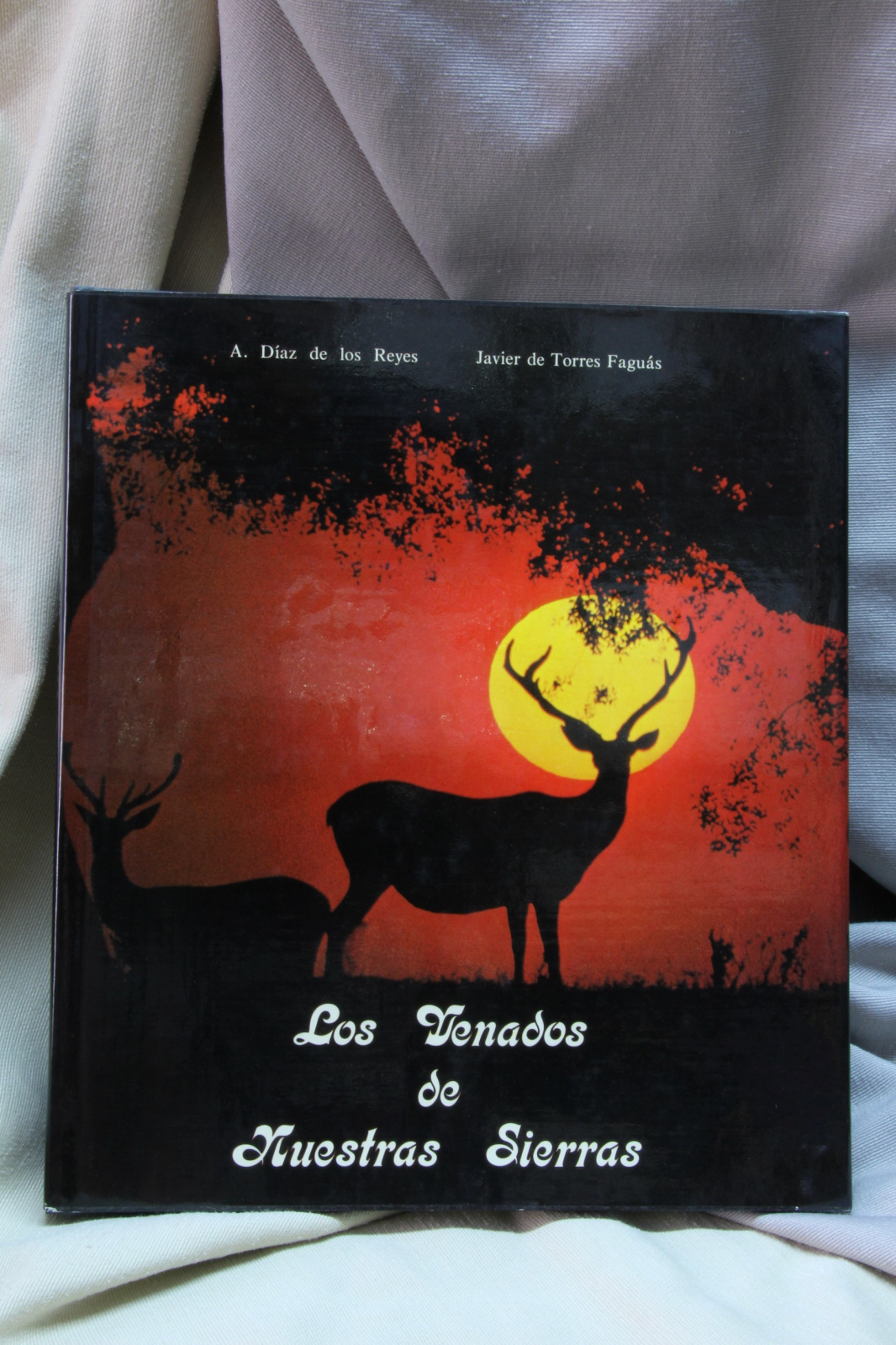 Antiguedades - LIBRO LOS VENADOS DE NUESTRAS SIERRAS. 1977 (T)