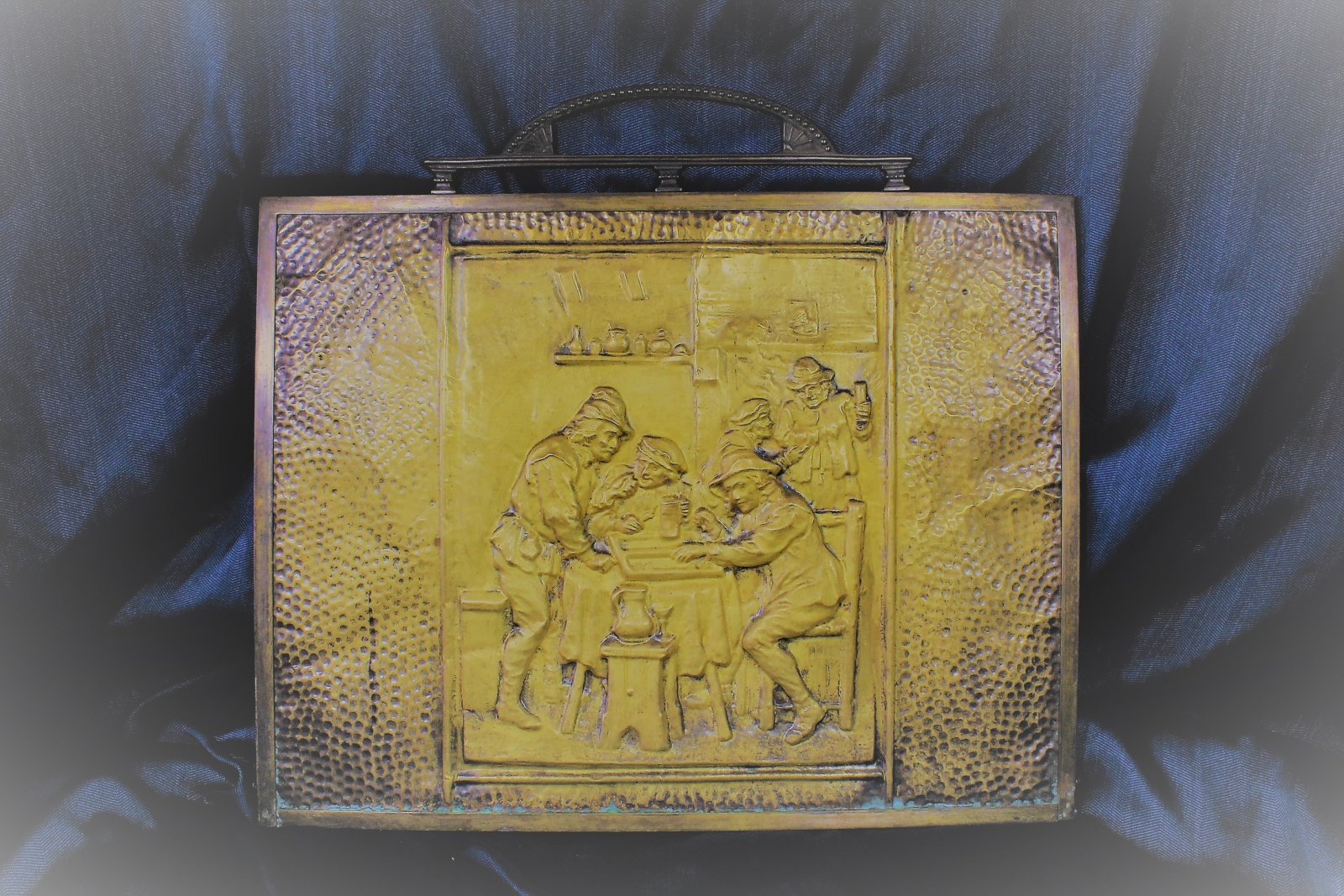 Antiques - TABERNA PLATE. HIGH RELIEF EMBOSSING. S.XX