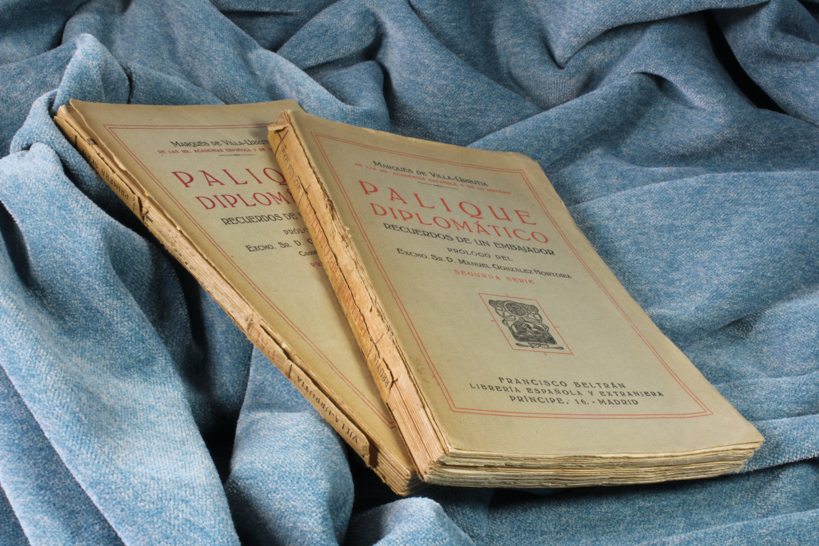 Antiques - BOOK DIPLOMATIC PALME. TWO VOLUMES. 1928 (T)
