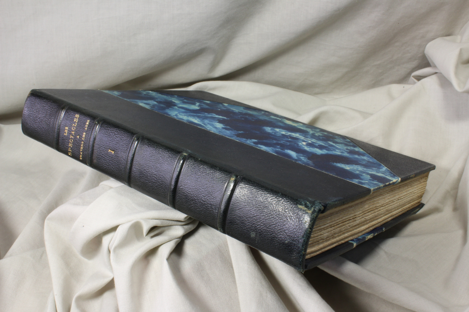 Antiques - BOOK SHOWS OVER THE YEARS. THEATER AND CIRCUS. FRENCH. 1931