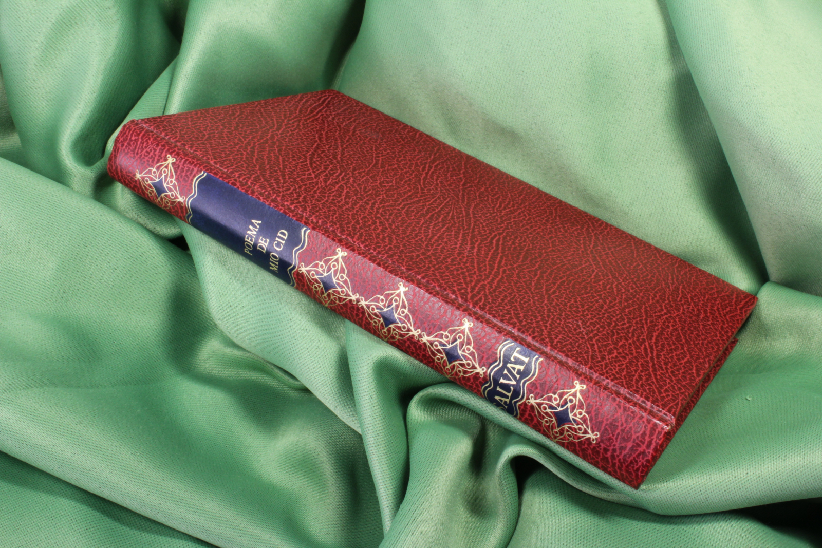 Antiques - BOOK POEM OF MIO CID. SALVAT. LUIS GUARNER 1973 (T)