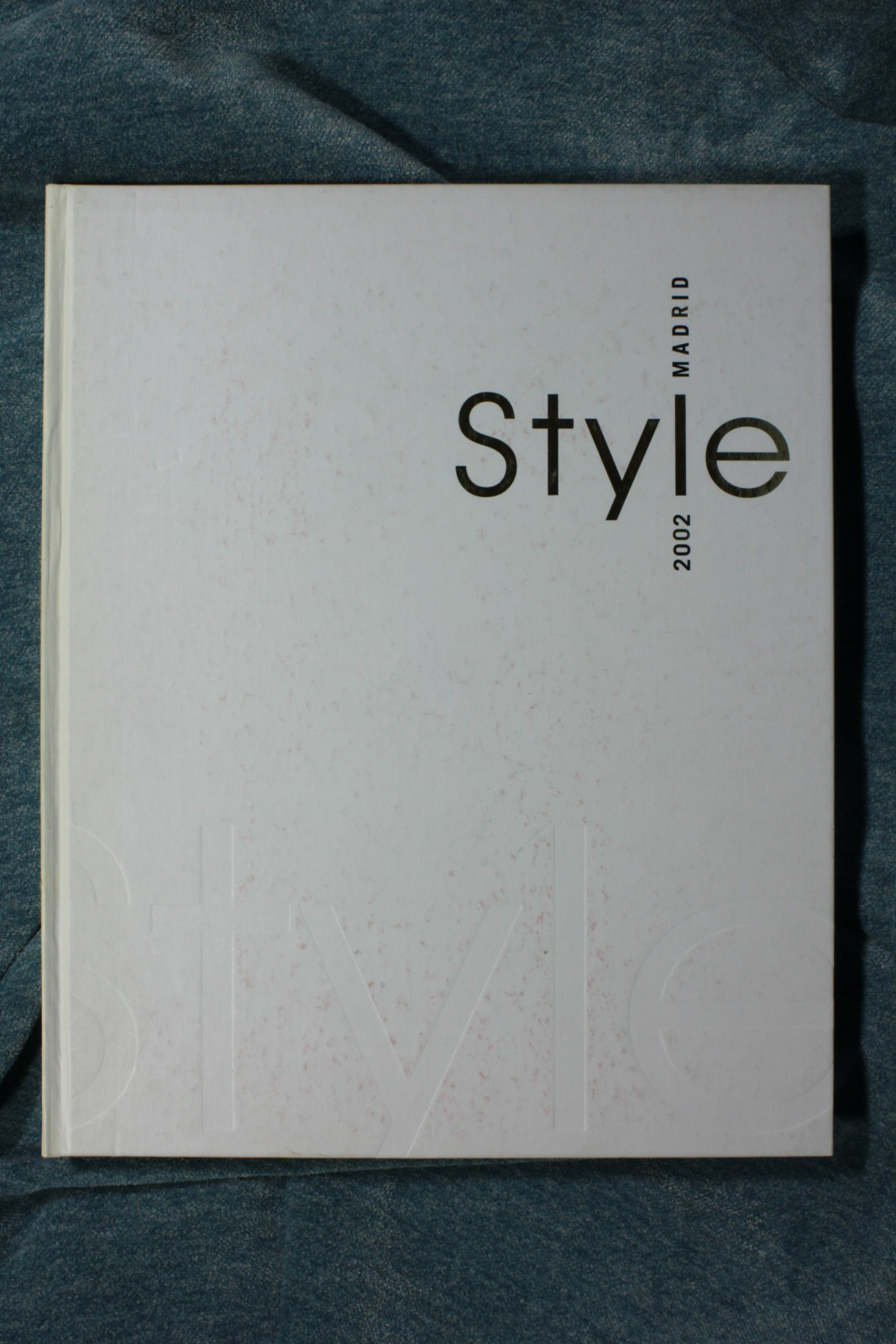 Antiguedades - LIBRO STYLE MADRID 2002. BOOK STYLE.