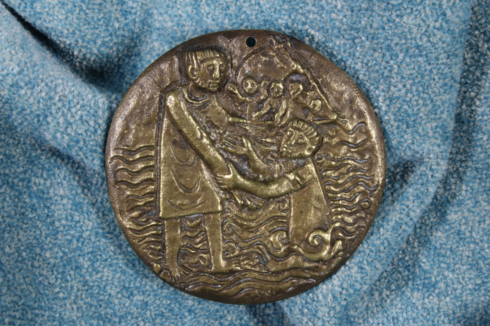 Antiques - PETER MEDAL SAVED FROM WATER. S.XX (T)