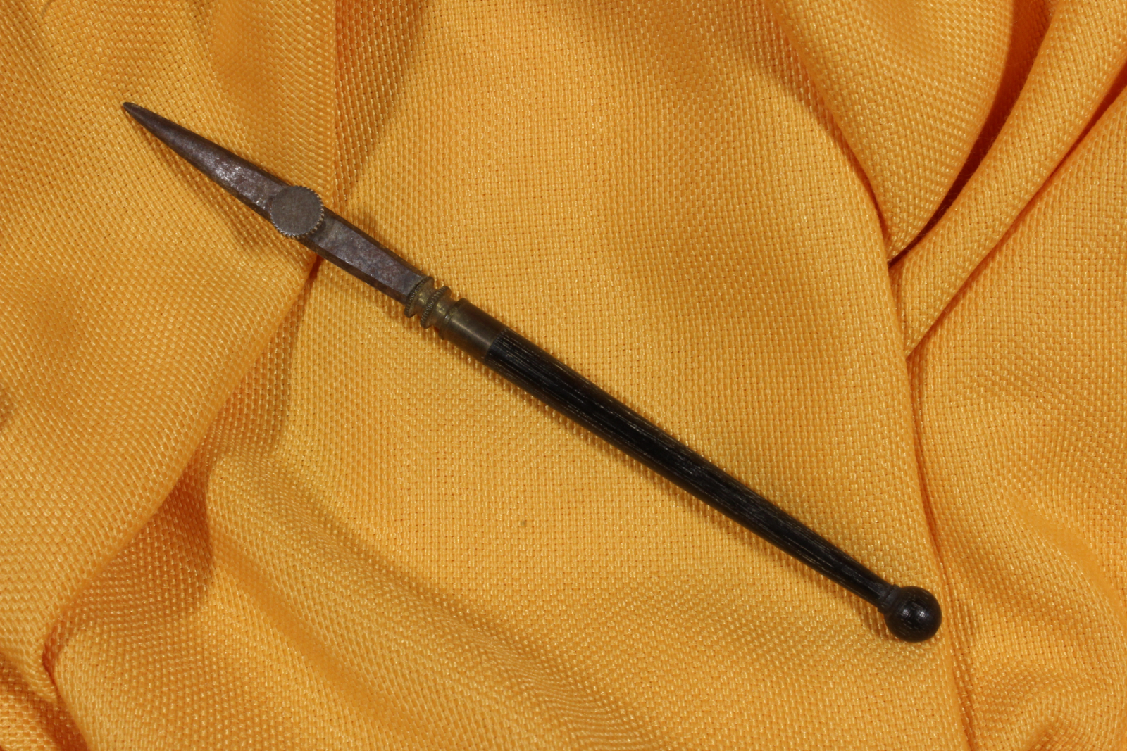 Antiques - TRACER STEEL, WOOD AND BRASS. S.XIX