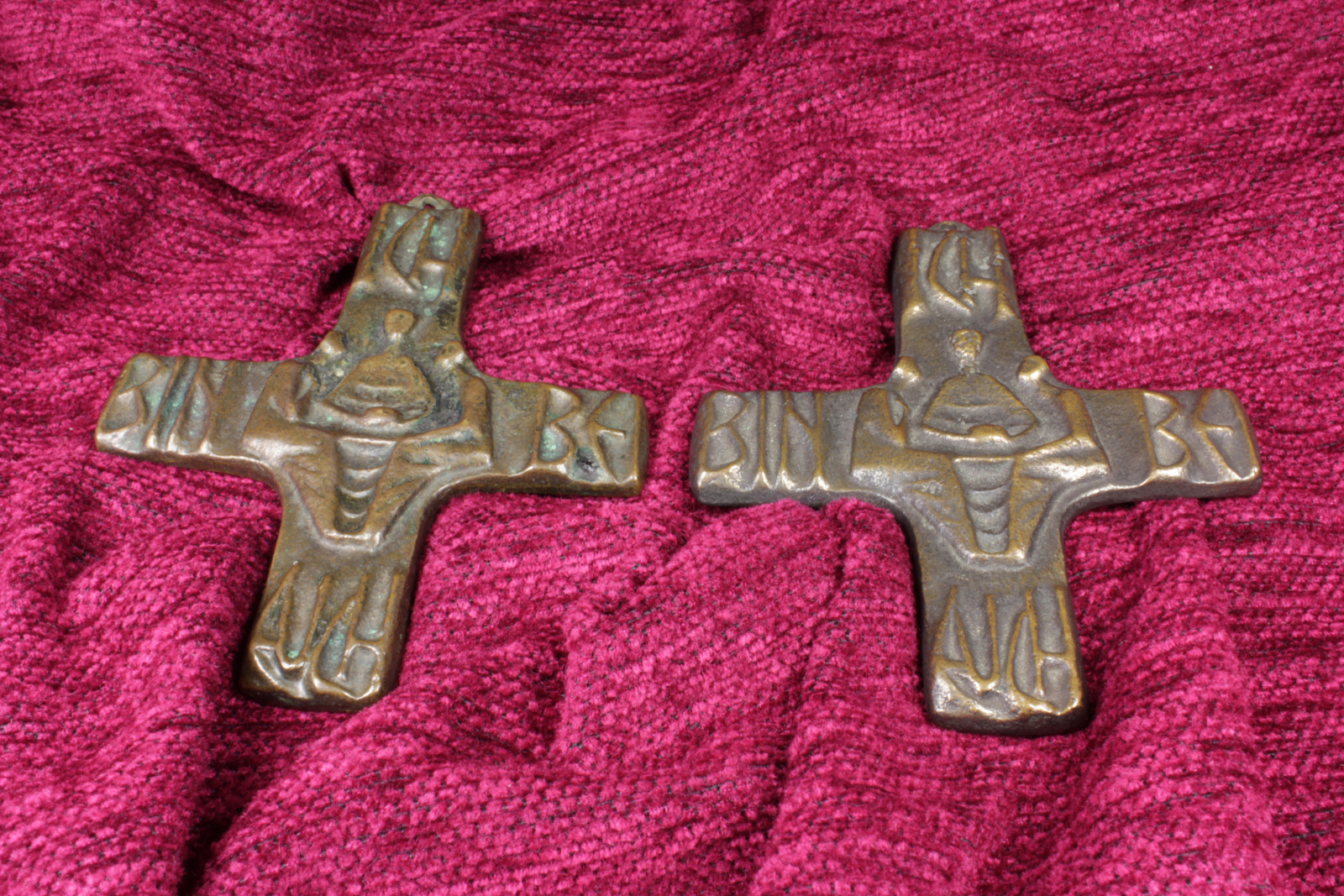 Antiguedades de couple medals cross