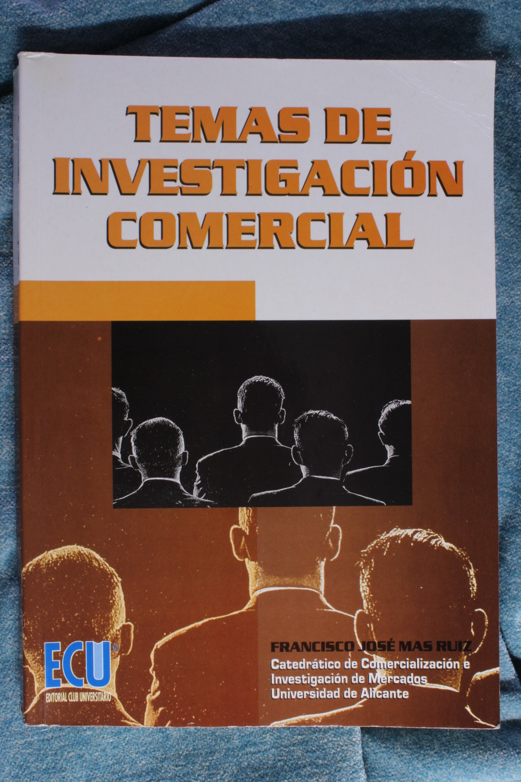 Antiques - BOOK COMMERCIAL RESEARCH TOPICS. ECU. 2002 (T)