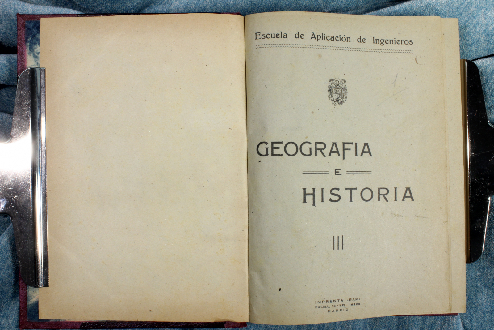 Antiques - BOOK SCHOOL OF APPLICATION OF ENGINEERS. MILITARY. 1943