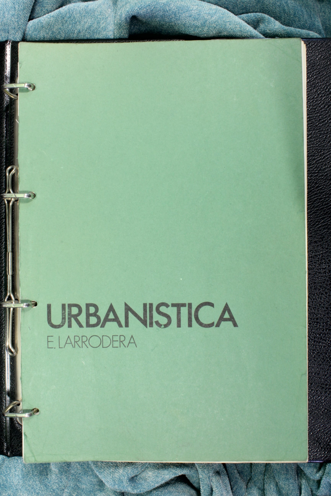 Antiques - URBAN PLANNING NOTES E. LARRODERA. S.XX (T)