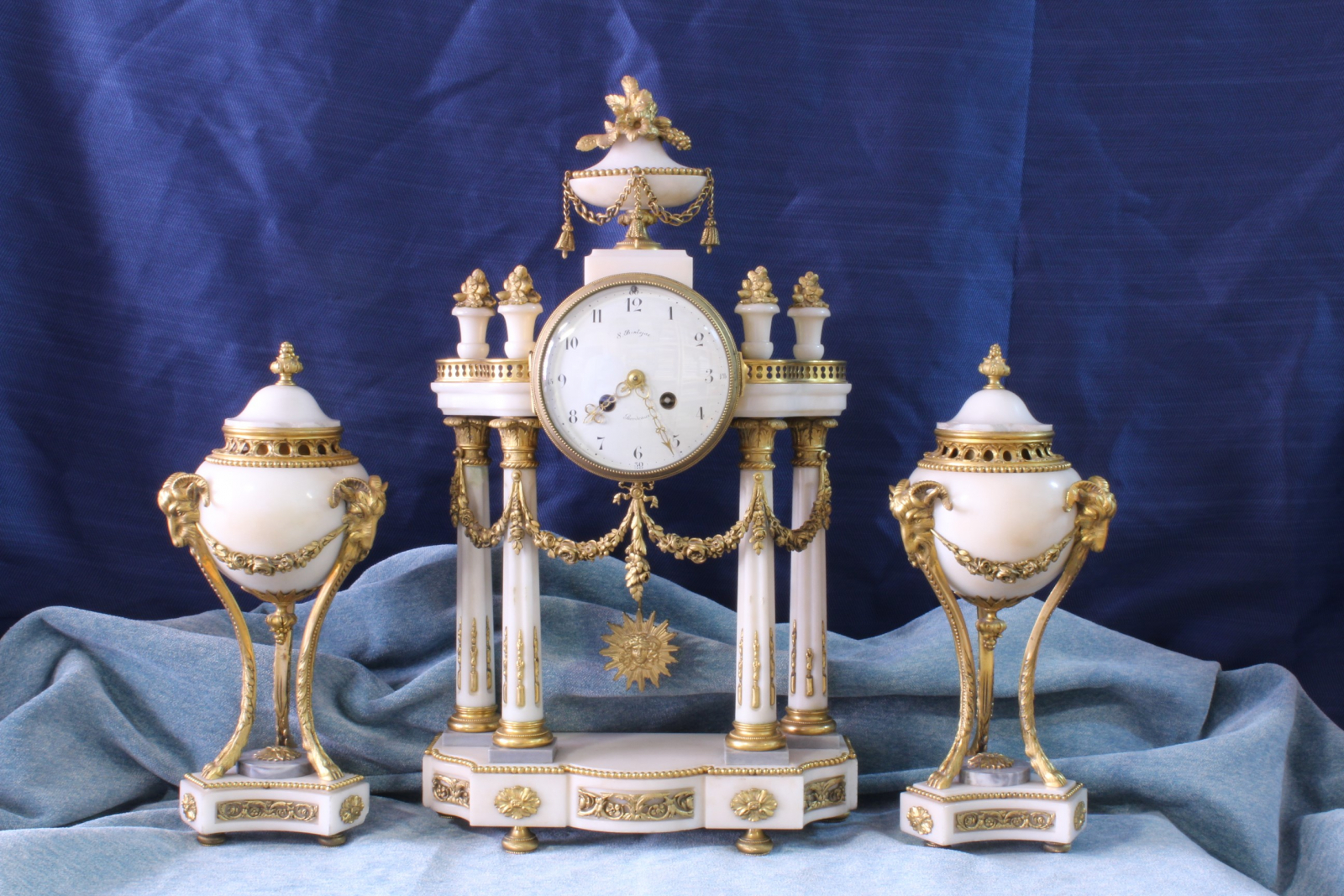 Antiguedades - GUARNICIÓN IMPERIO. RELOJ CENTRAL CON JARRONES (T)