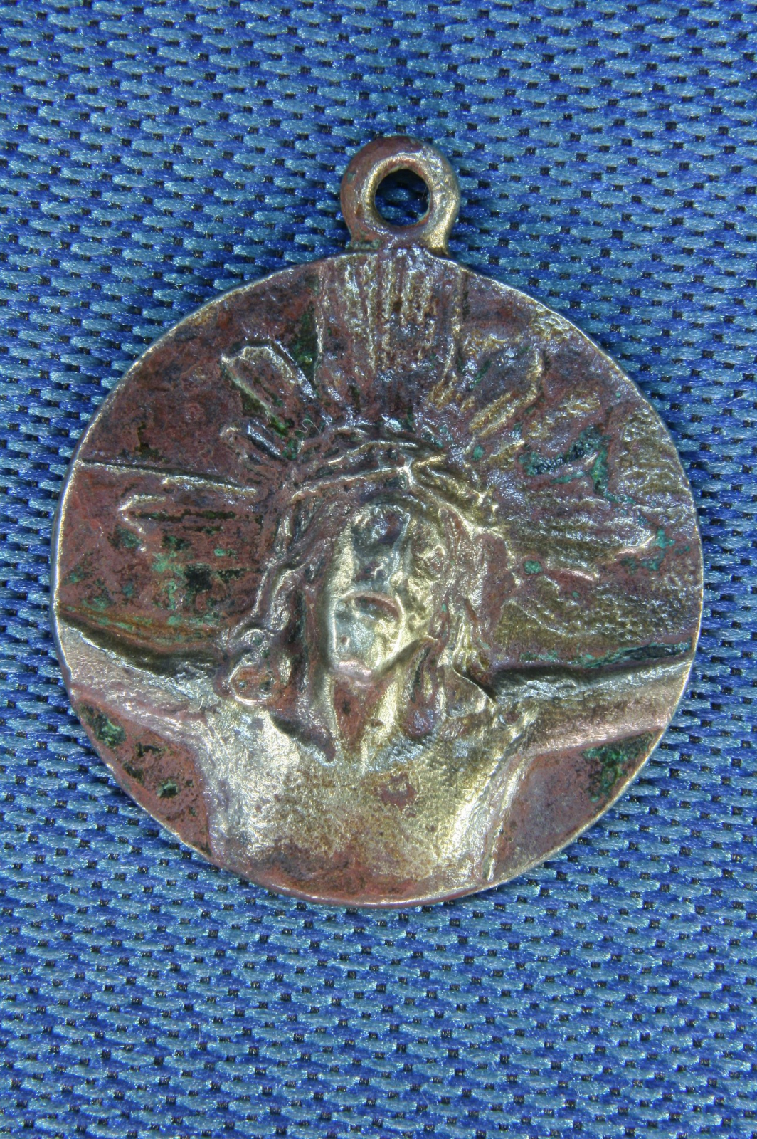 Antiguedades - MEDALLA CRISTO DE LIMPIAS. LATÓN