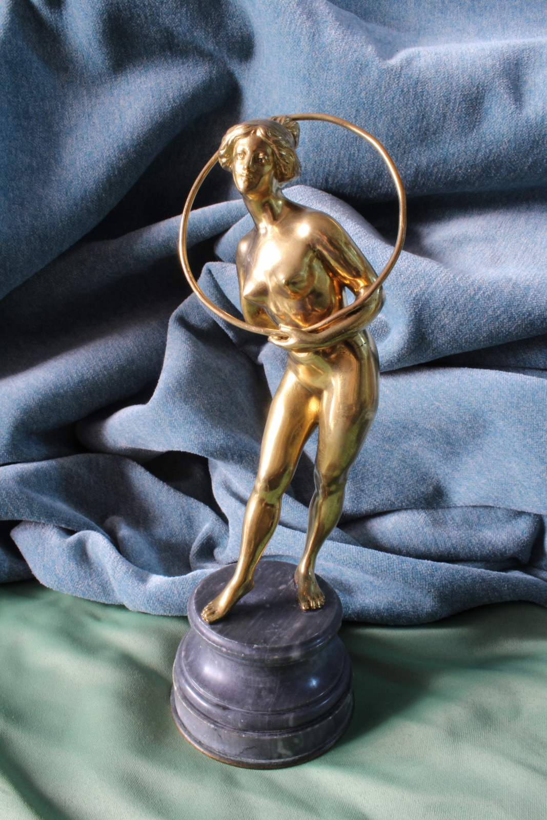 Antiques - DANCER WITH RING. ORMOLU. ART DECO SCULPTURE.