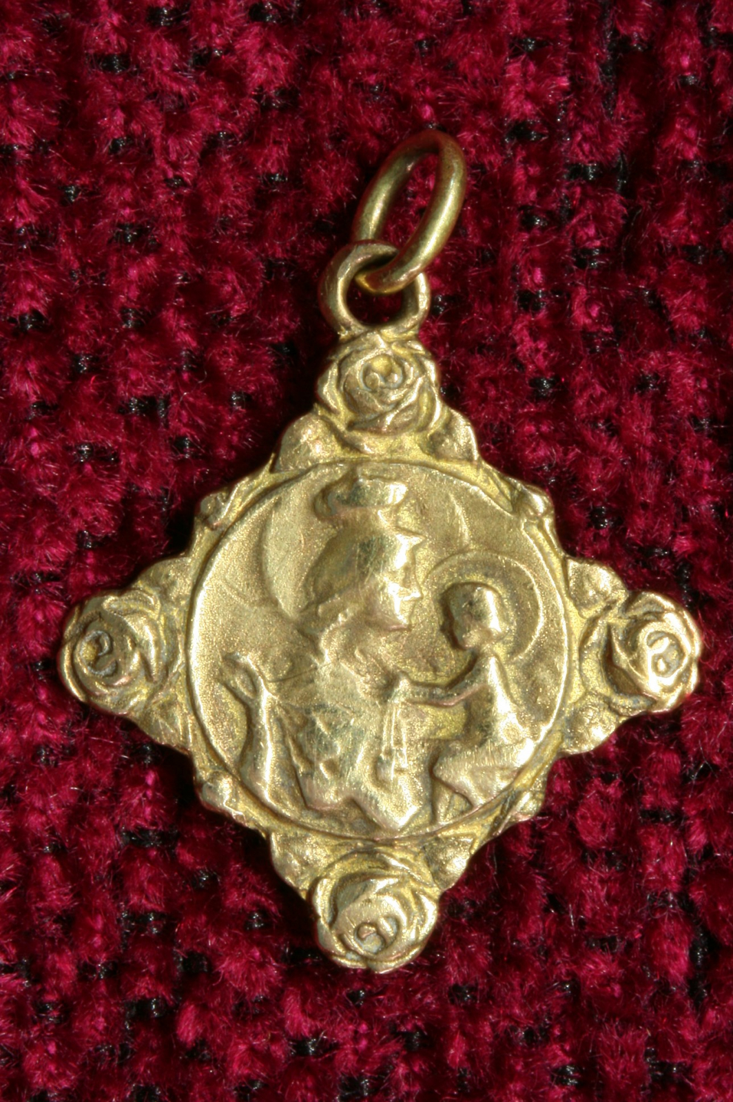 Antiques - VIRGIN OUR LADY OF CARMEN MEDAL WITH THE CHILD JESUS. S.XX