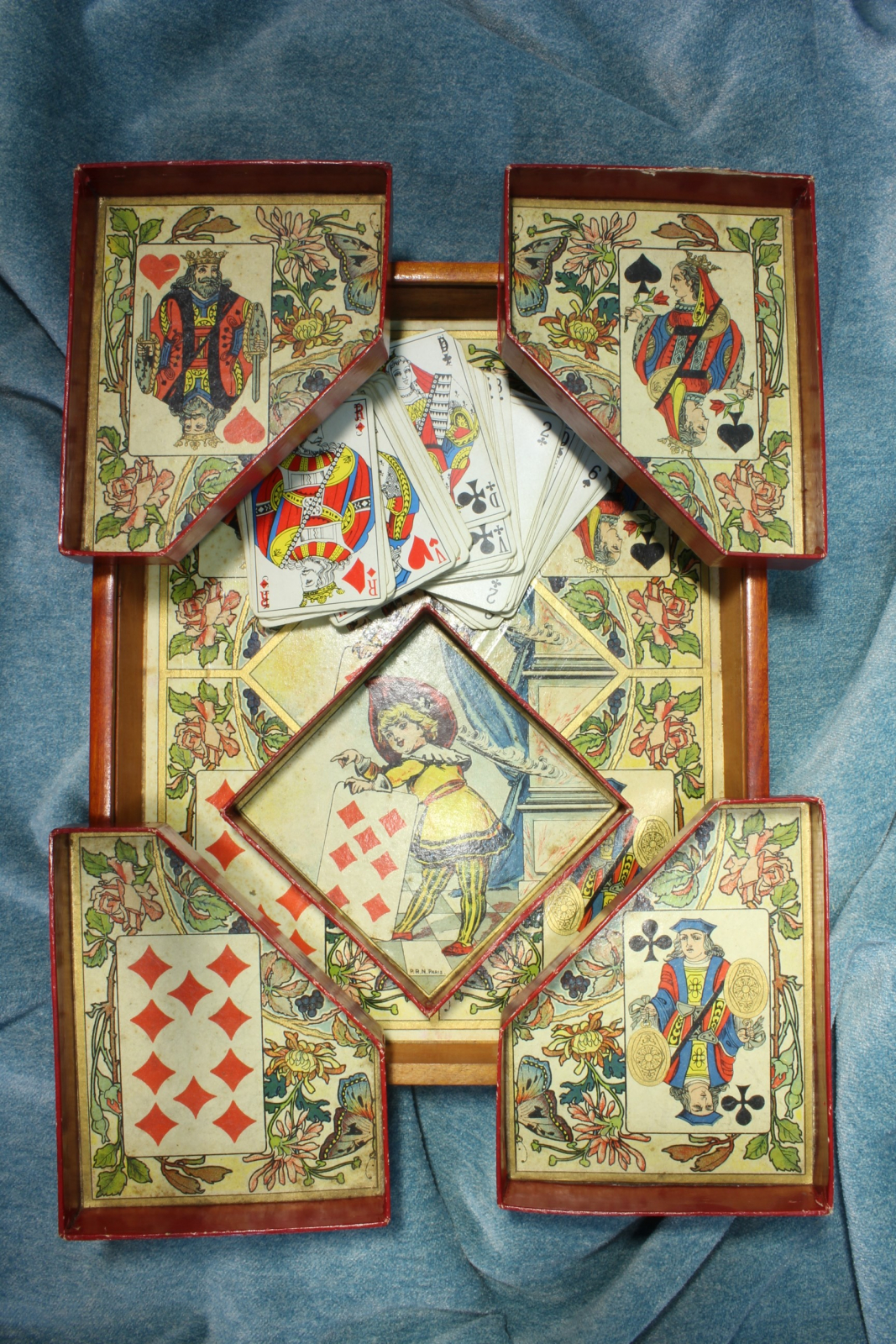 Antiques - CARD GAME. THE YELLOW DWARF