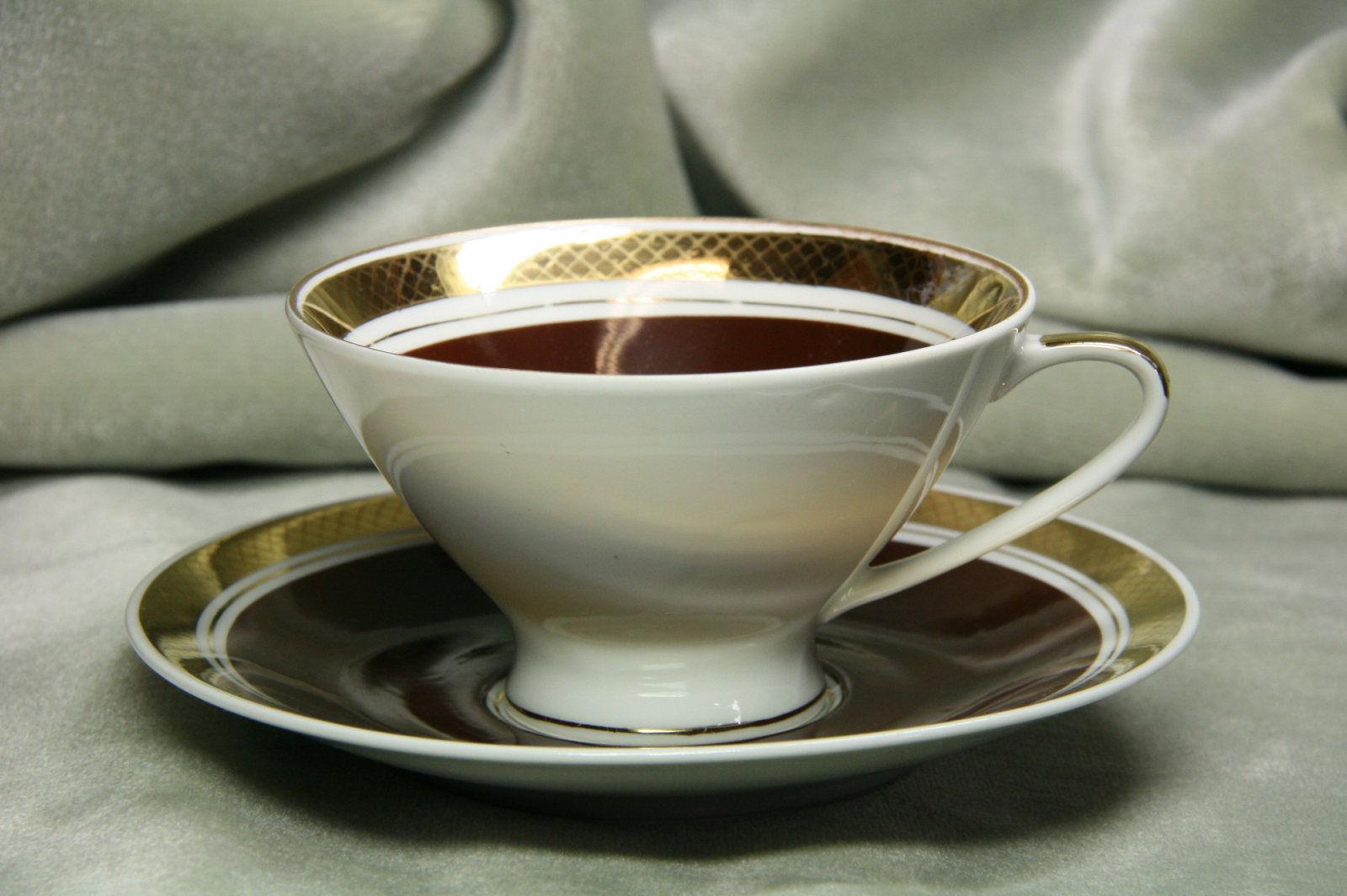 Antiques - PORCELAIN ART DECO CUP AND PLATE