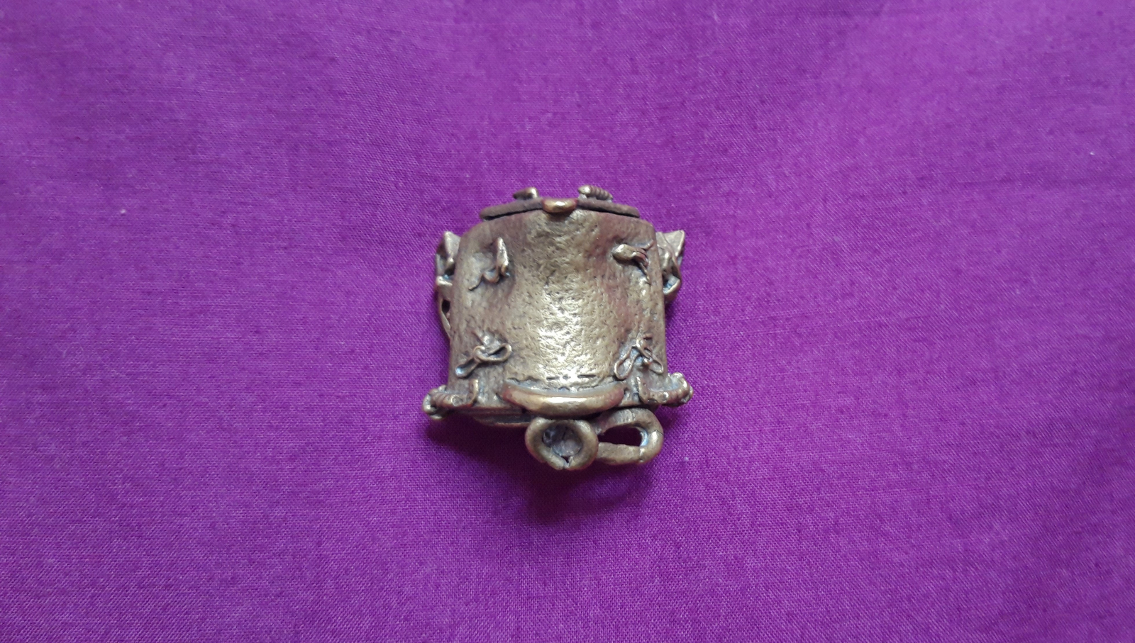 Antiguedades - MONTURA DE CABALLO MINIATURA. SILLA DE MONTAR. BRONCE.