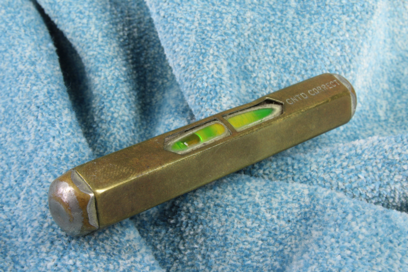 Antiques - POCKET LEVEL (T)