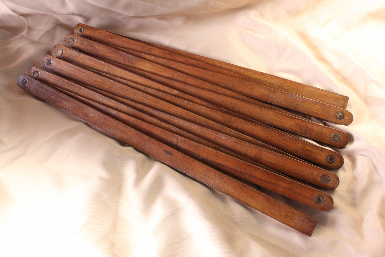 Antiguedades - ANTIGUO METRO PLEGABLE. MADERA. 5,50 M.