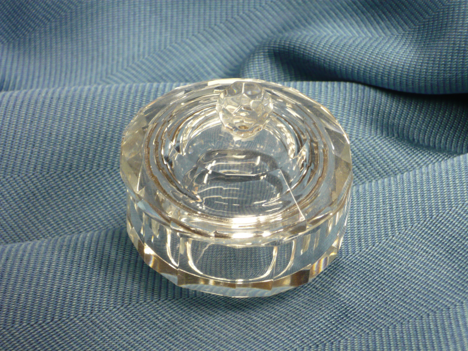 Antiques - ROUND GLASS BOX (T)