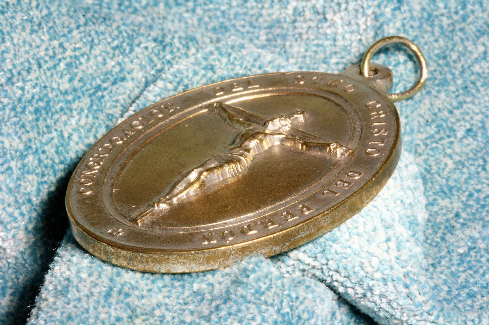 Antiques - CONGREGATION CHRIST OF THE FORGIVENESS MEDAL.