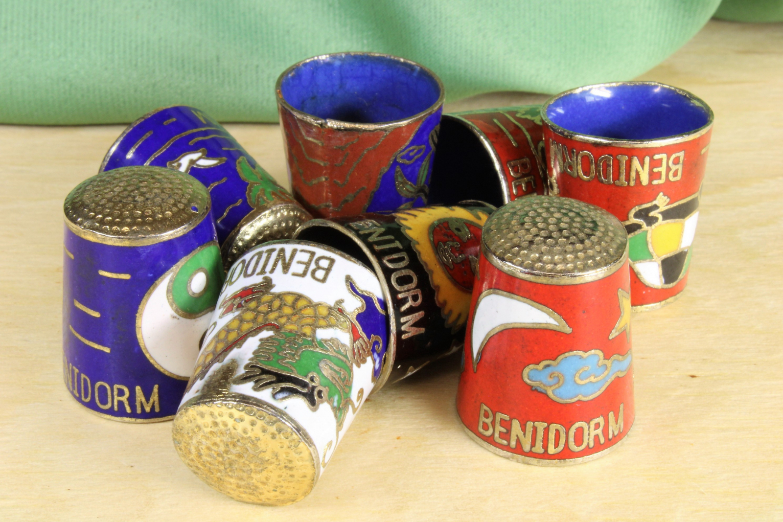 Antiques - THIMBLE COLLECTION SET BENIDORM.
