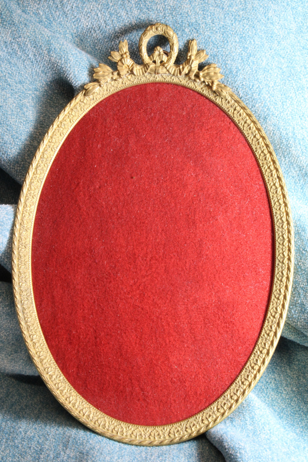 Antiques - WALL PHOTO FRAME. BRONZE. EMPIRE STYLE. PORTRAIT FRAME. (T)