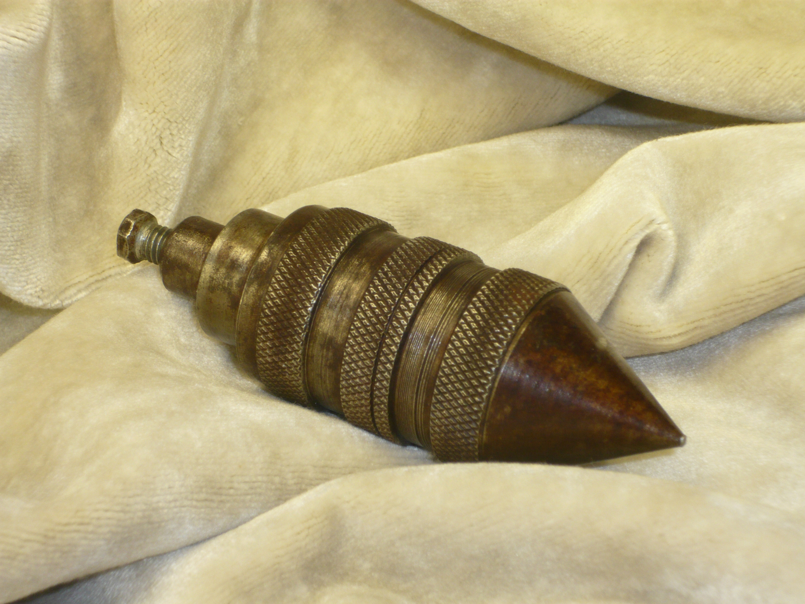 Antiques - PLUMB BOB INCOMPLETE CONSTRUCTION. IRON. 19TH CENTURY.