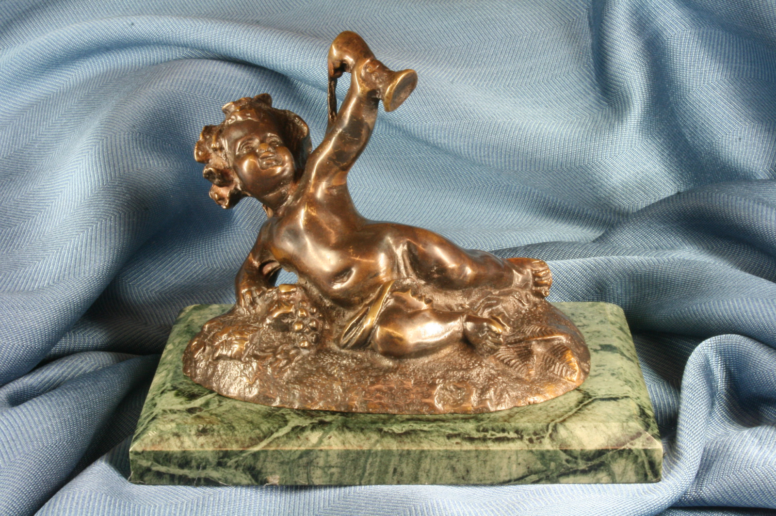 Antiques - SCULPTURE CHILD BACCHUS. BRONZE. 20TH CENTURY. (T)