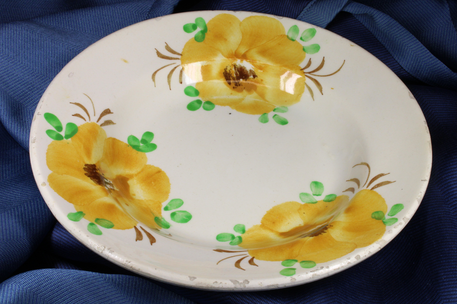 Antiques - YELLOW FLOWERS PLATE. 19TH CENTURY. (T)