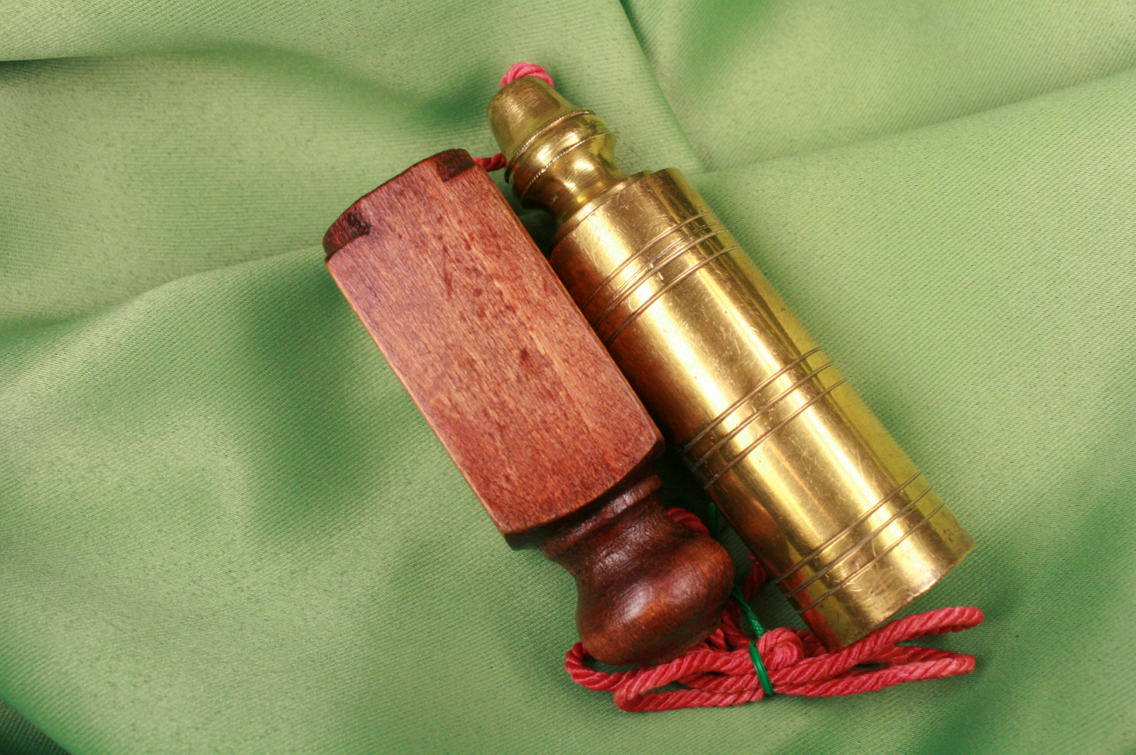 Antiguedades - PLOMADA CONSTRUCCIÓN COMPLETA. MADERA Y BRONCE.