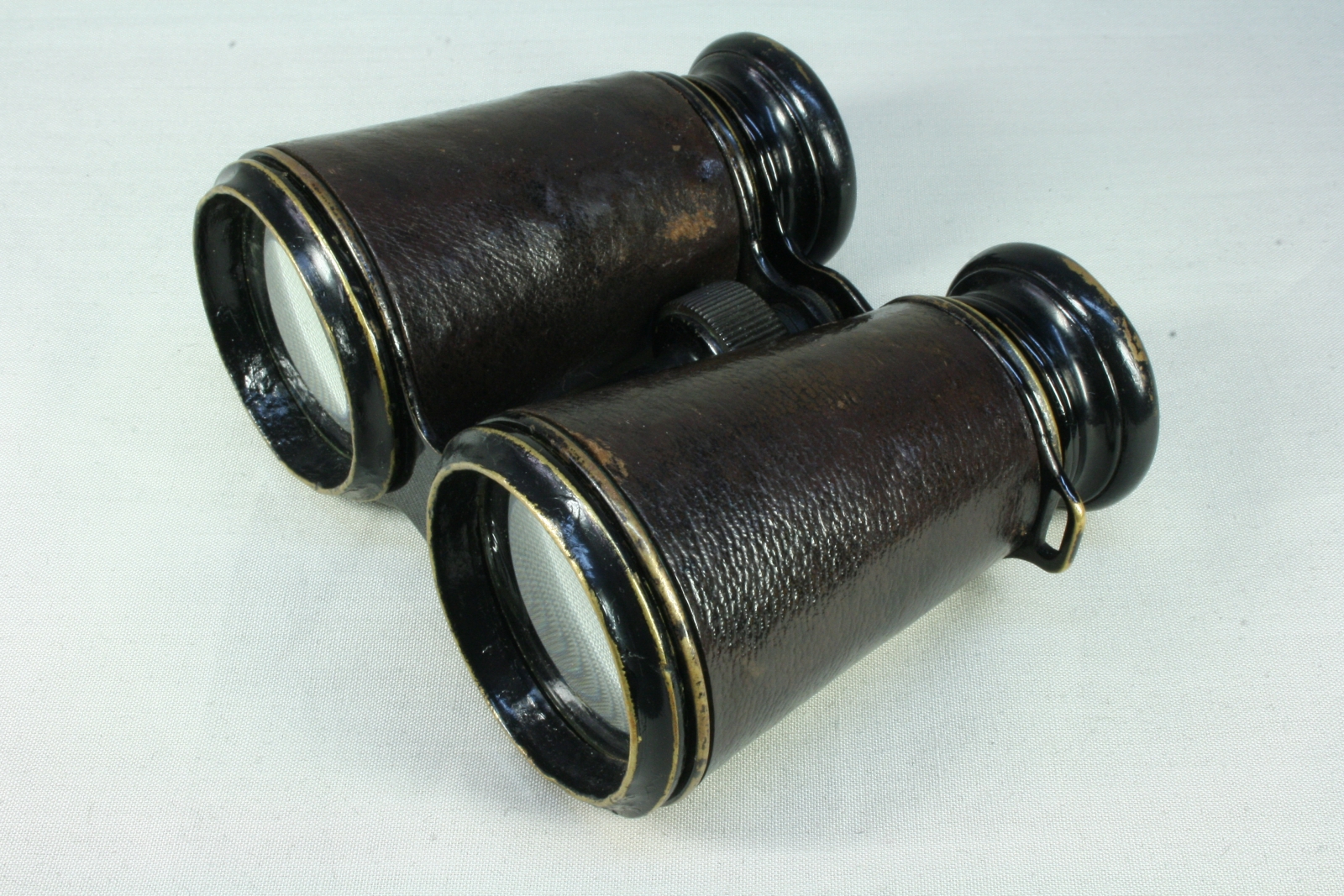 Antiques - BINOCULARS LEATHER