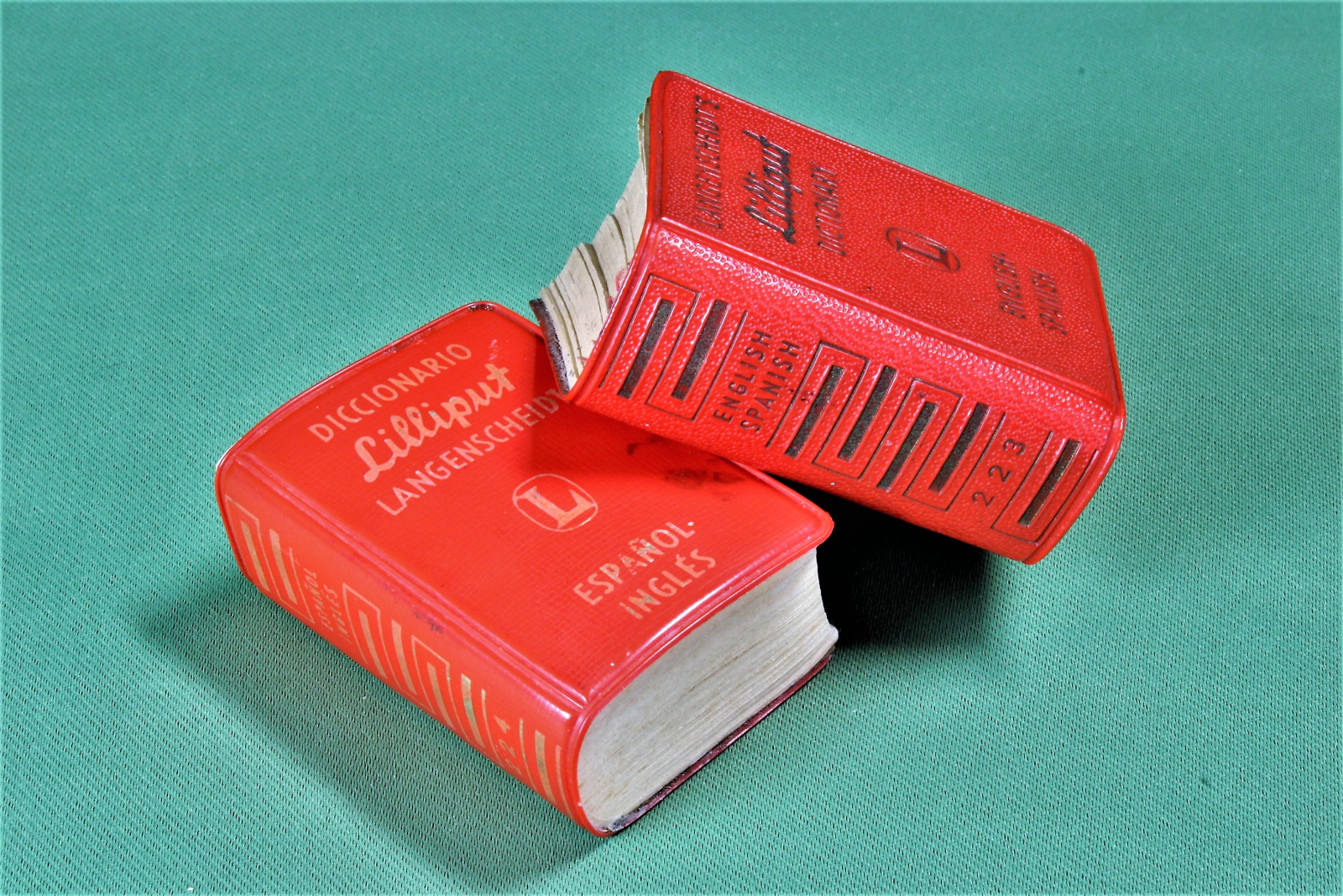 Antiques - SPANISH-ENGLISH-SPANISH DICTIONARIES. LILLIPUT 1961.
