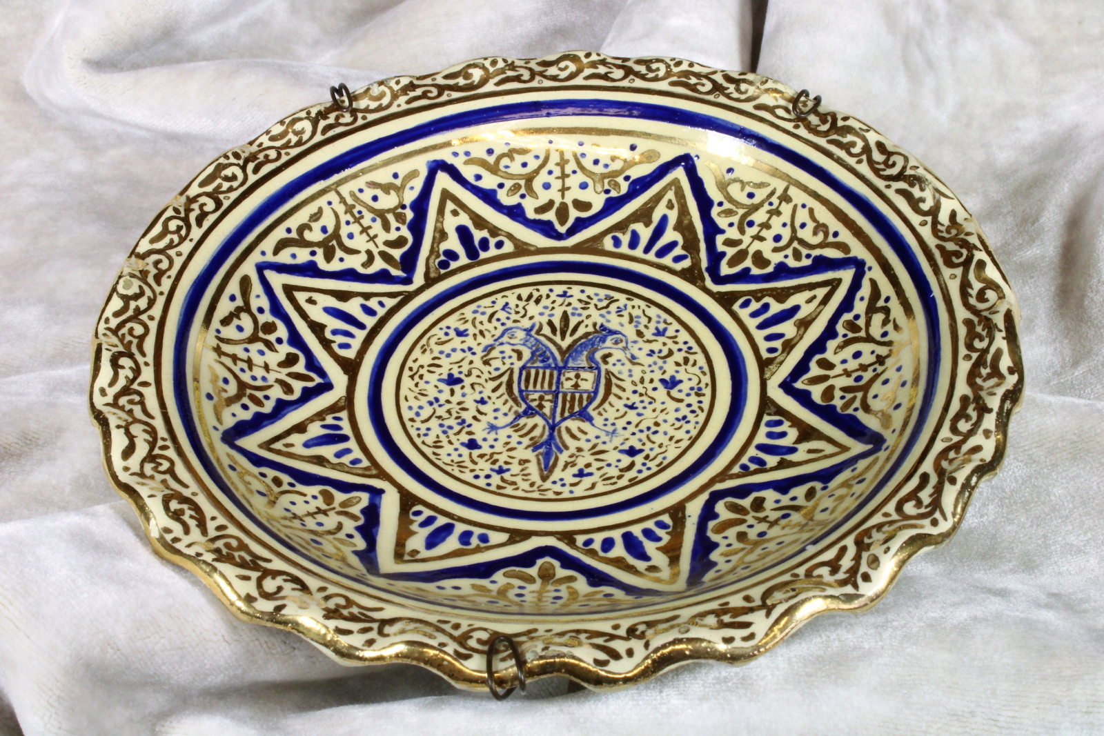 Antiques - MM CIRCULAR PLATE WITH REFLECTIONS. S. XX. (T)