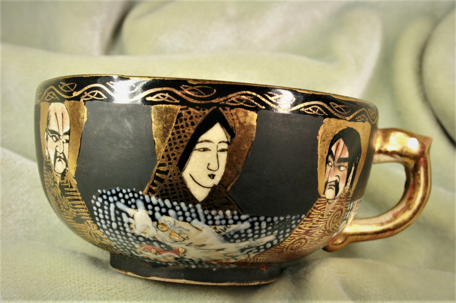 Antiguedades - TAZA SATSUMA MEIJI. NEGRO MATE. (T)