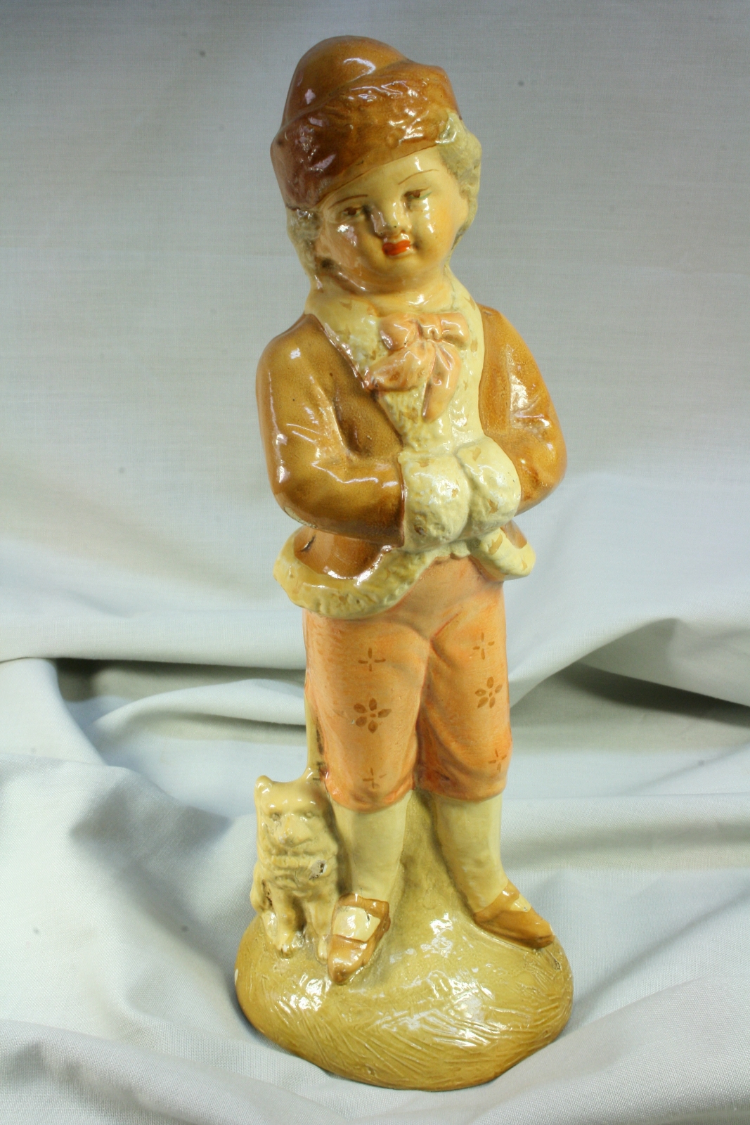 Antiguedades - NIÑO YESO. FIGURA DE NIÑO.