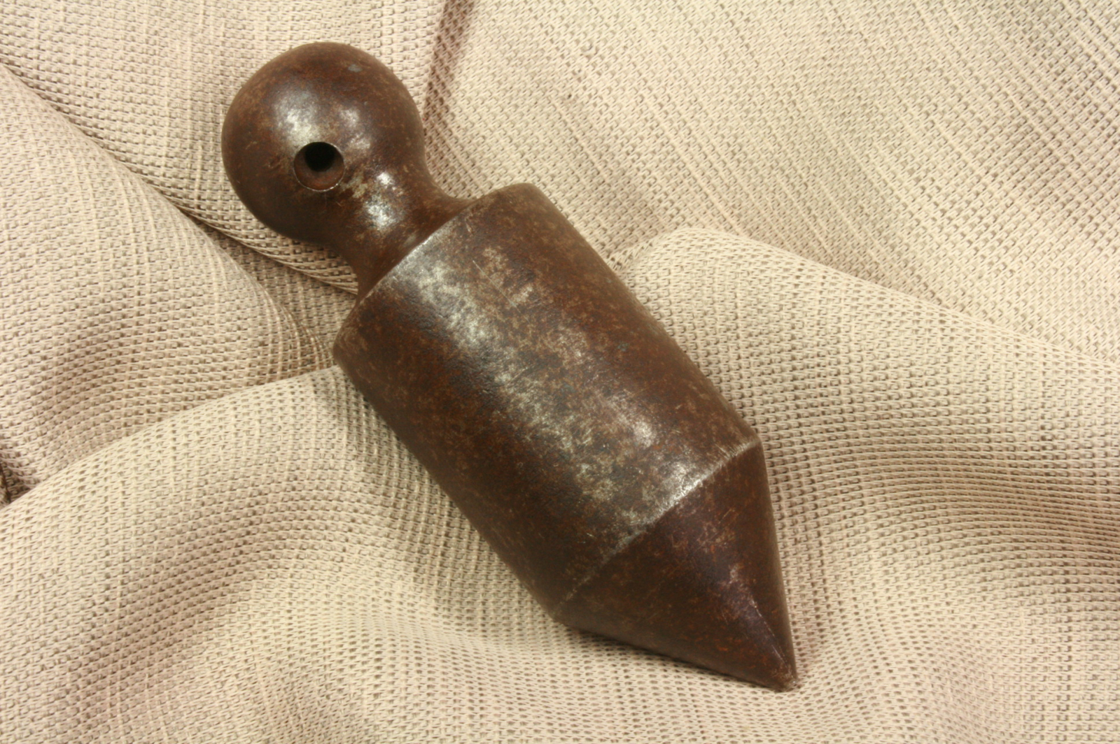 Antiques - PLUMB BOB INCOMPLETE CONSTRUCTION. IRON. 19TH CENTURY.