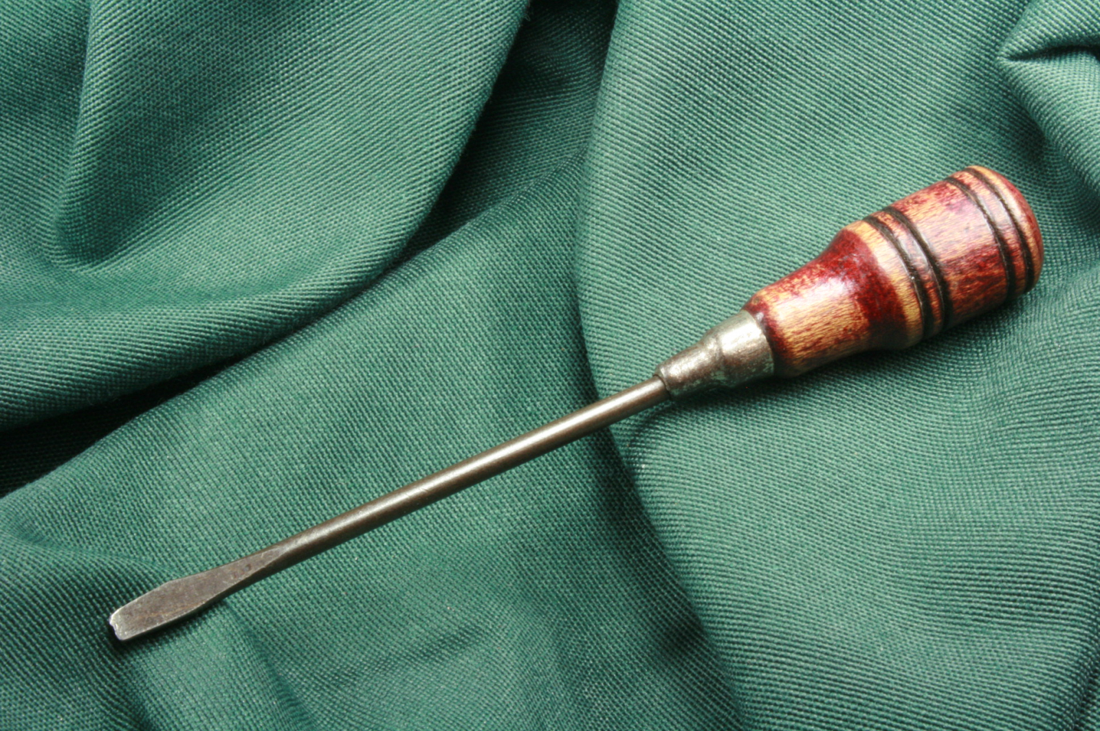 Antiguedades - DESTORNILLADOR MINIATURA VINTAGE.