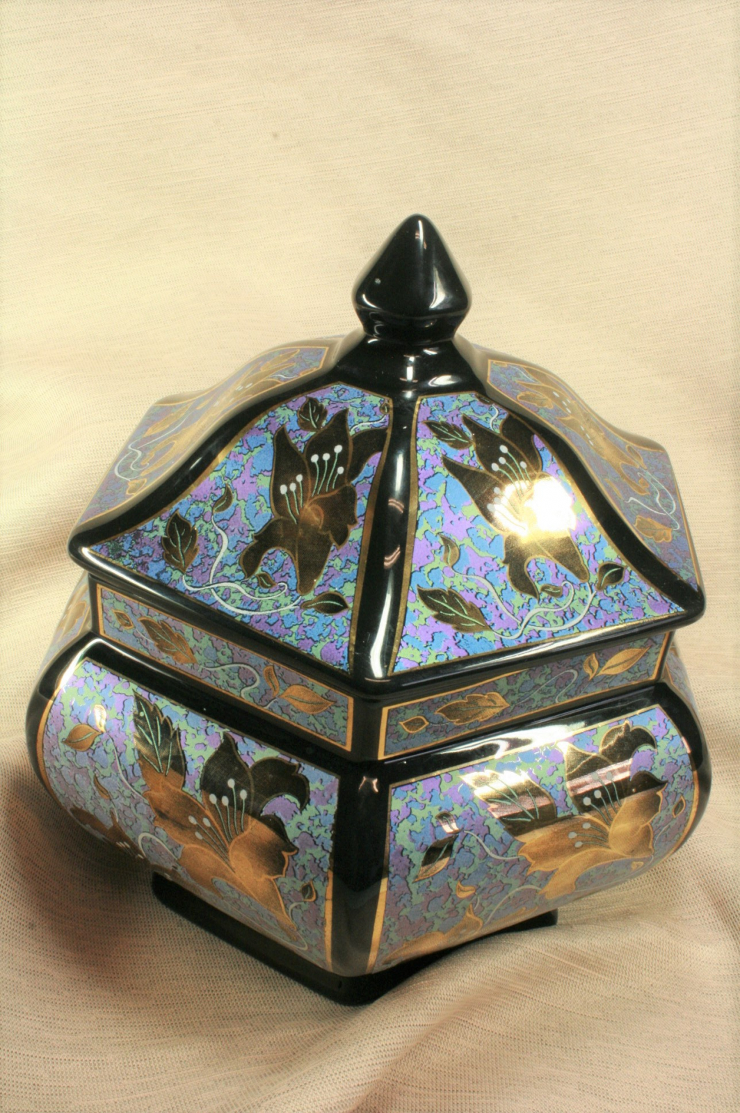 Antiques - SMALL TIBOR. EARTHENWARE (T)