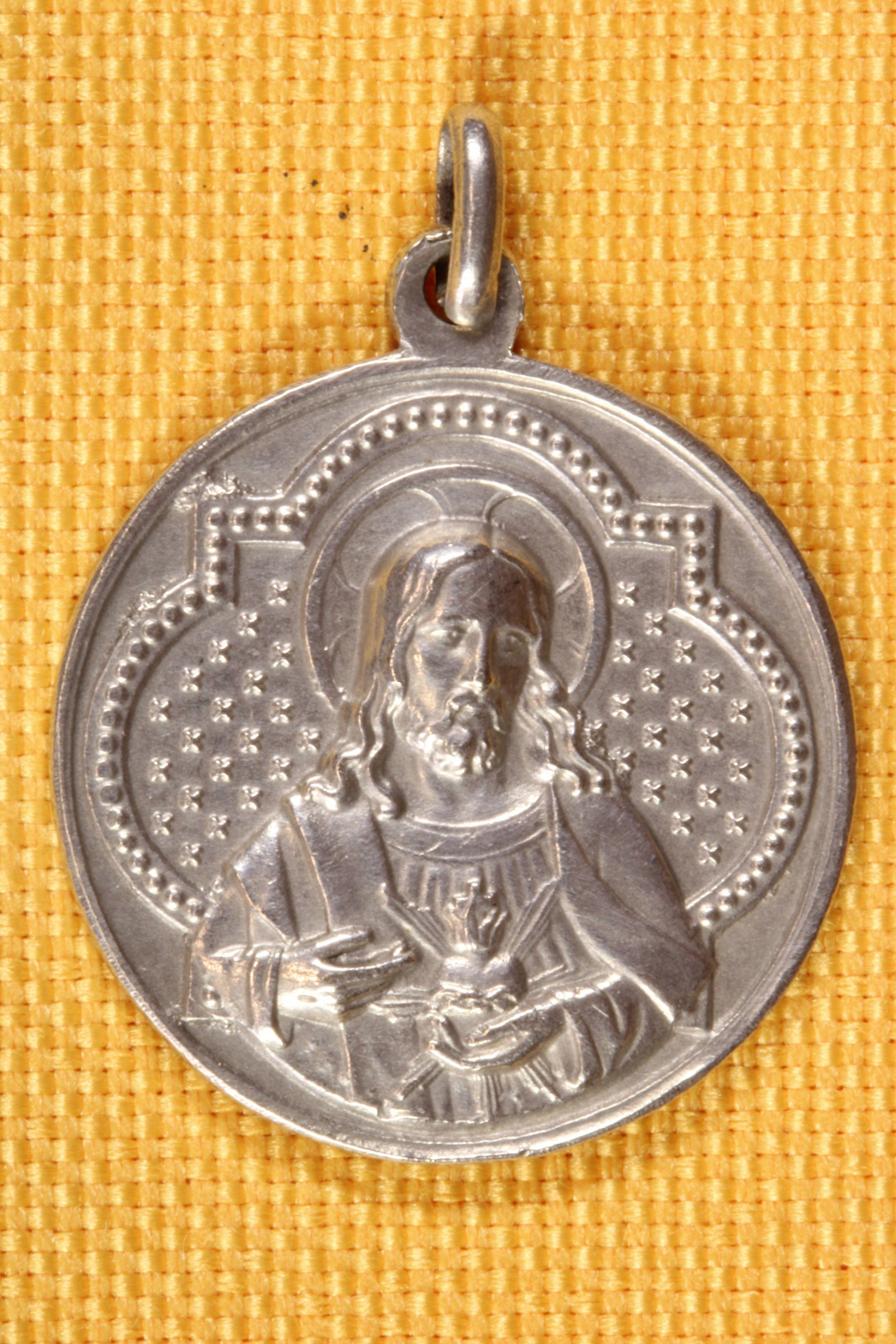Antiques - LOURDES APPARITION AND SACRED HEART MEDAL (T)