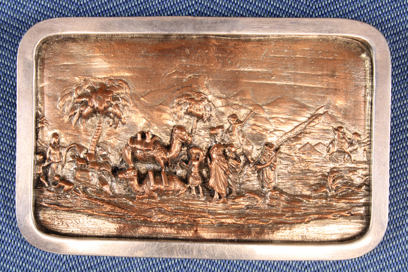 Antiguedades - PLACA ALTO RELIEVE CARAVANA ÁRABE. COBRE. 