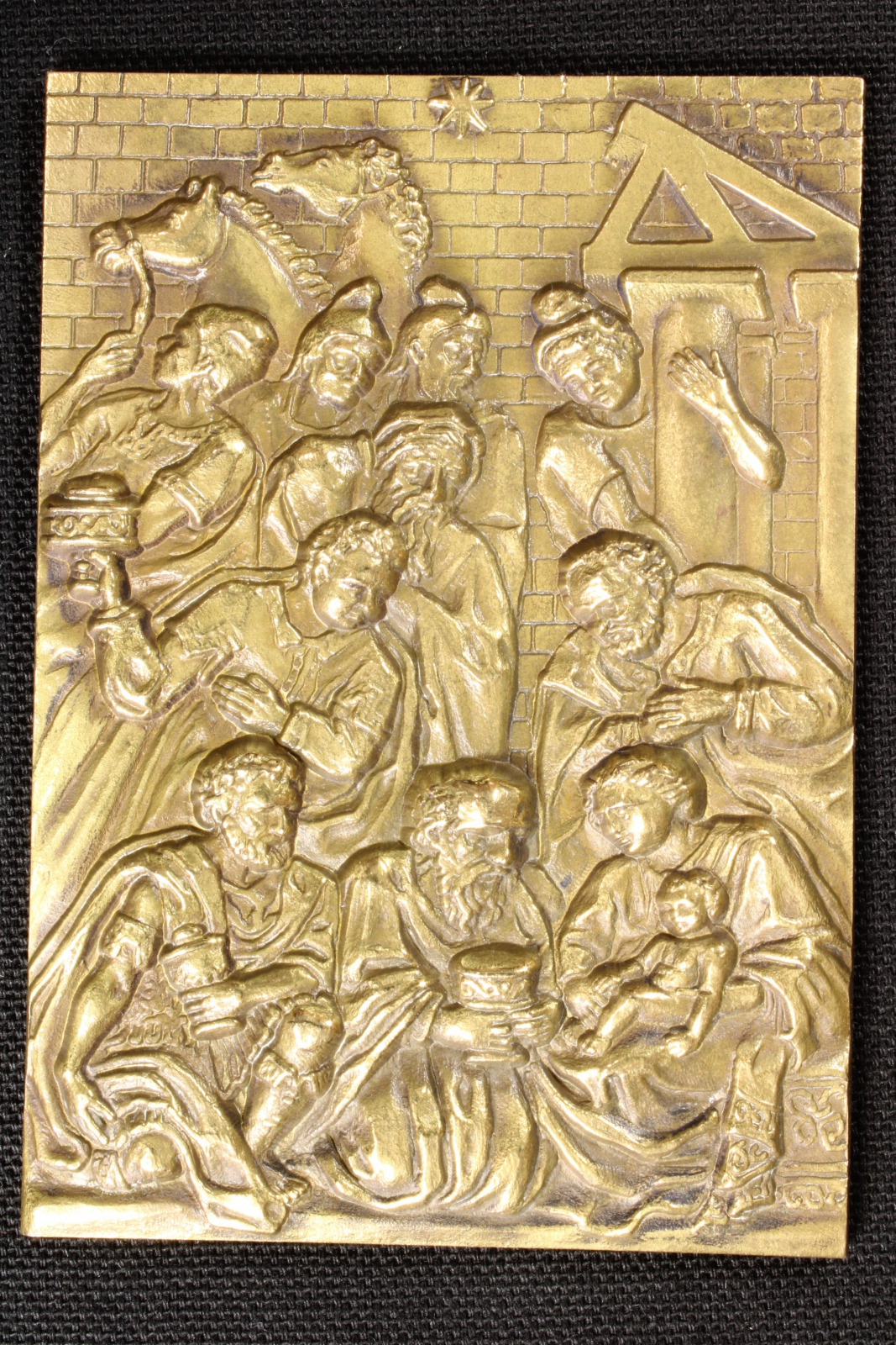 Antiguedades - PLACA BAJORRELIEVE DE LA ADORACIÓN DE LOS REYES MAGOS.